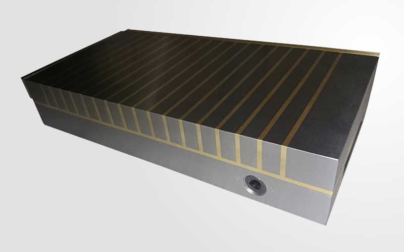 Powerful rectangular permanent magnetic chuck